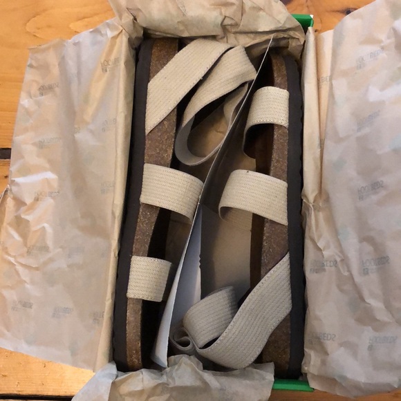 Harlequin White Mountain Sandals - Picture 4 of 5